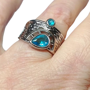 Band Ladies Silver Color With Blue Stone - Image 2